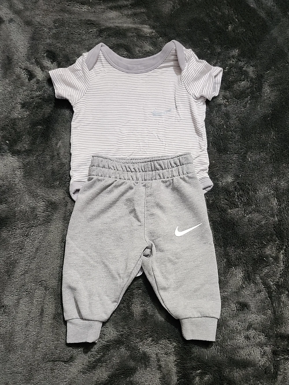 Nike Grey Baby Striped Bodysuit & Jogger Set - Picture 1 of 1